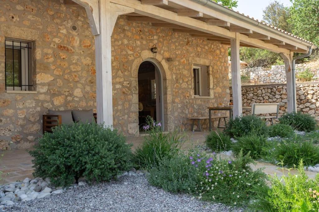 Avli - Tranquil Stonehouse In Lefkada Villa Alexandros Exteriör bild